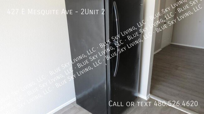 Building Photo - 427 E Mesquite Ave