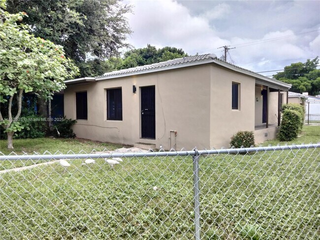 Building Photo - 4821 NW 10th Ave