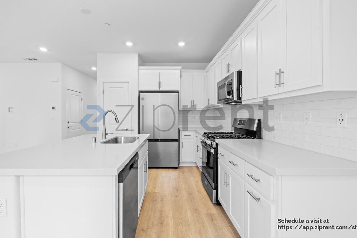 Building Photo - 208 Wellspring Ln