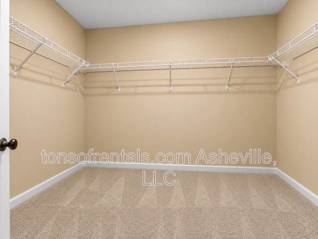 Building Photo - 141 Wheatfield Rd