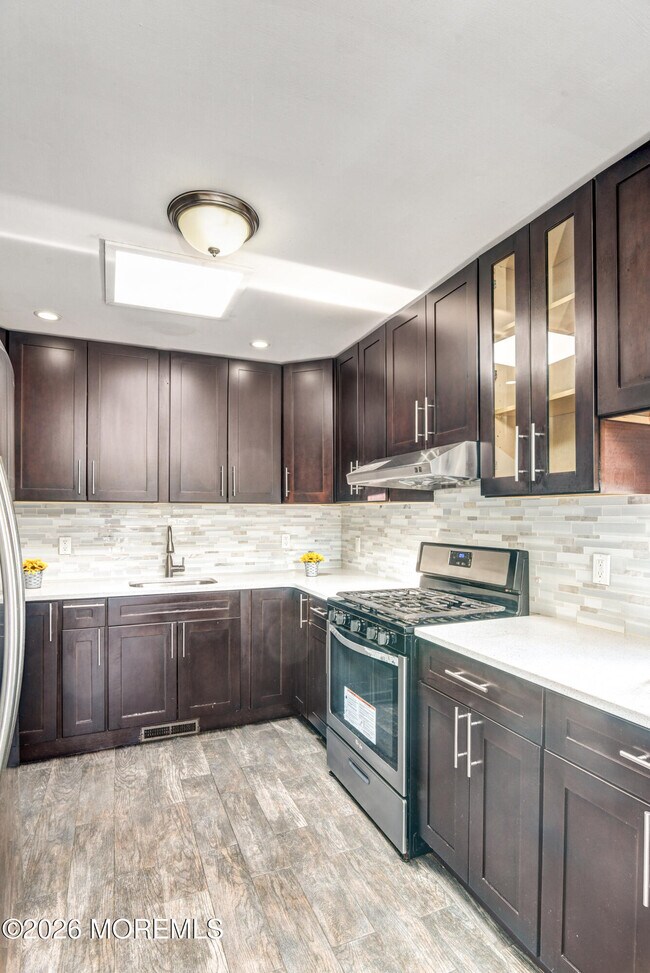 Building Photo - 167-169-169 N Main St