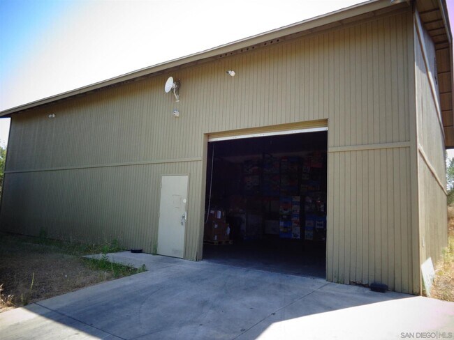 Building Photo - 28560 Lilac Rd