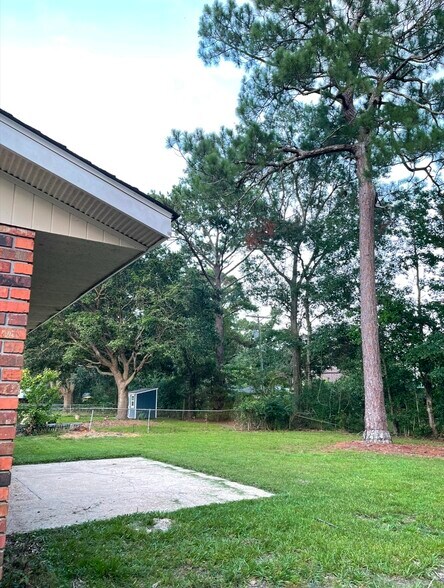 Building Photo - 15905 Waycross Dr