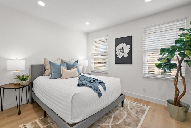 Building Photo - $3,790 - BEAUTIFULLY REMODELED THREE BEDRO...