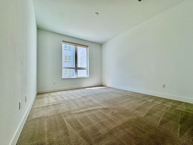 Building Photo - 45128 Warm Springs Blvd