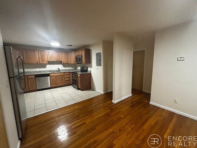 Building Photo - 110 Babcock St