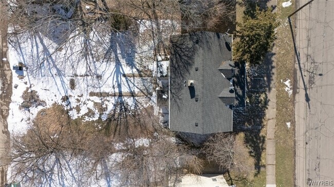 Building Photo - 609 24th St