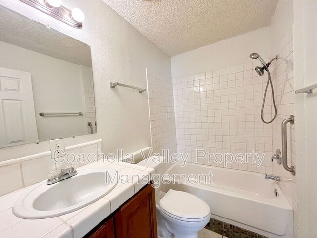 Building Photo - 13460 Quinta Way