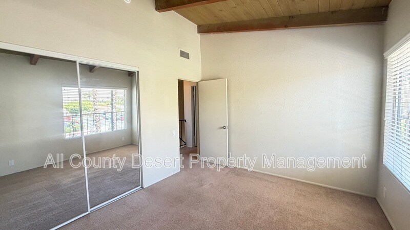Building Photo - 550 El Cielo Rd