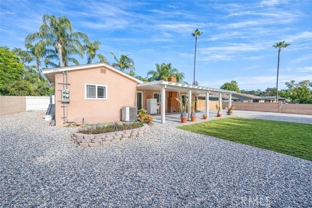 Building Photo - 386 W 16th St