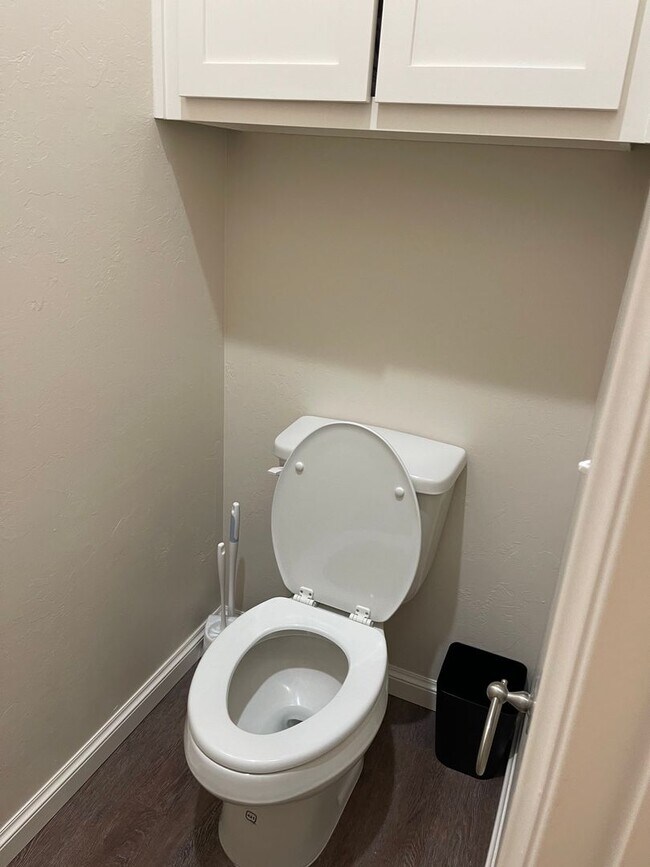 Building Photo - *Fully Furnished* 4 bedroom, 2.5 bathroom, 2 car garage Gated Neighborhood