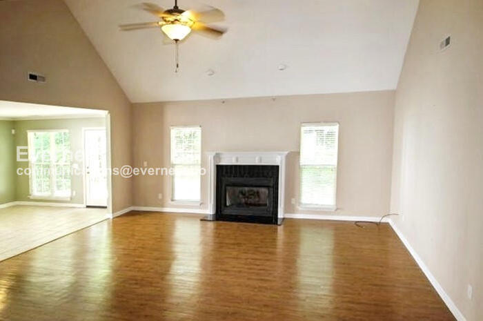 Building Photo - 5555 Crooked Creek Dr