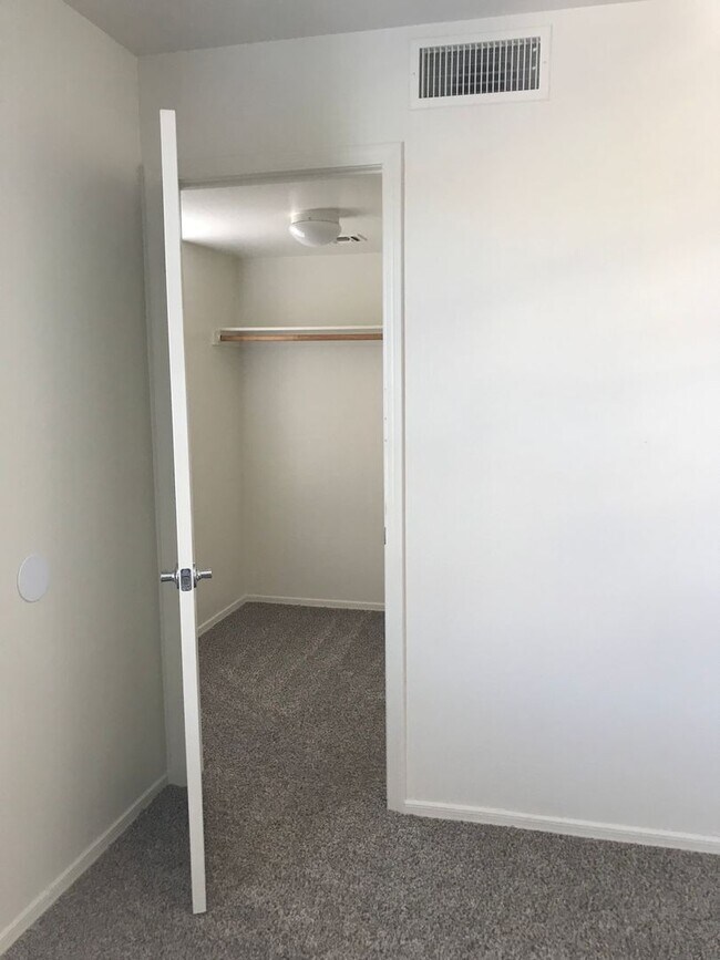 Building Photo - 1 month free rent if rented before Christmas! Spacious 3br Home in Cortessa $1,899.00