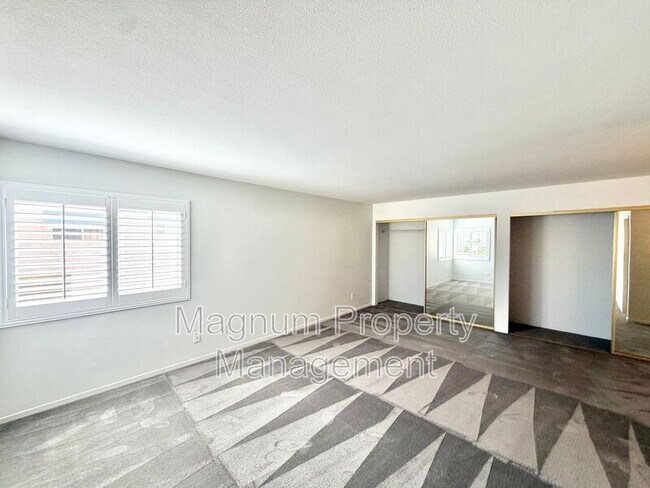 Building Photo - 25524 Sharp Dr
