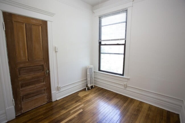 Floorplan - 5401-5403 S. Woodlawn Avenue