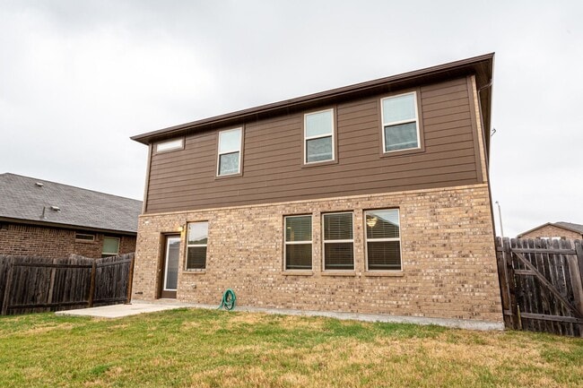 Building Photo - Bright & Spacious 5-Bedroom, 3-Bath Home i...