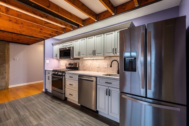 Building Photo - 156 Porter St