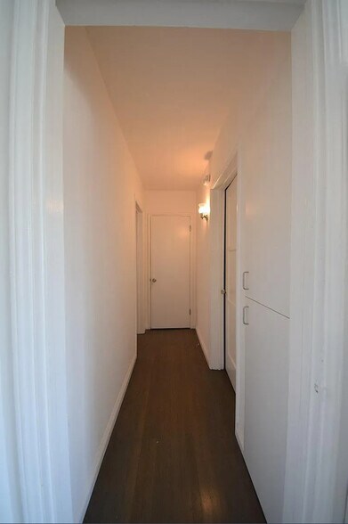 Building Photo - 4401 1/2 W Exposition Blvd