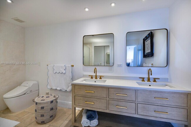 Building Photo - 520 West Ave