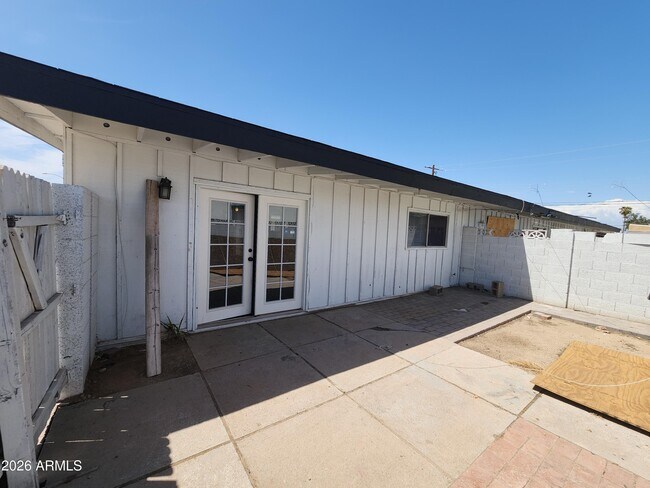Building Photo - 2140 W Heatherbrae Dr