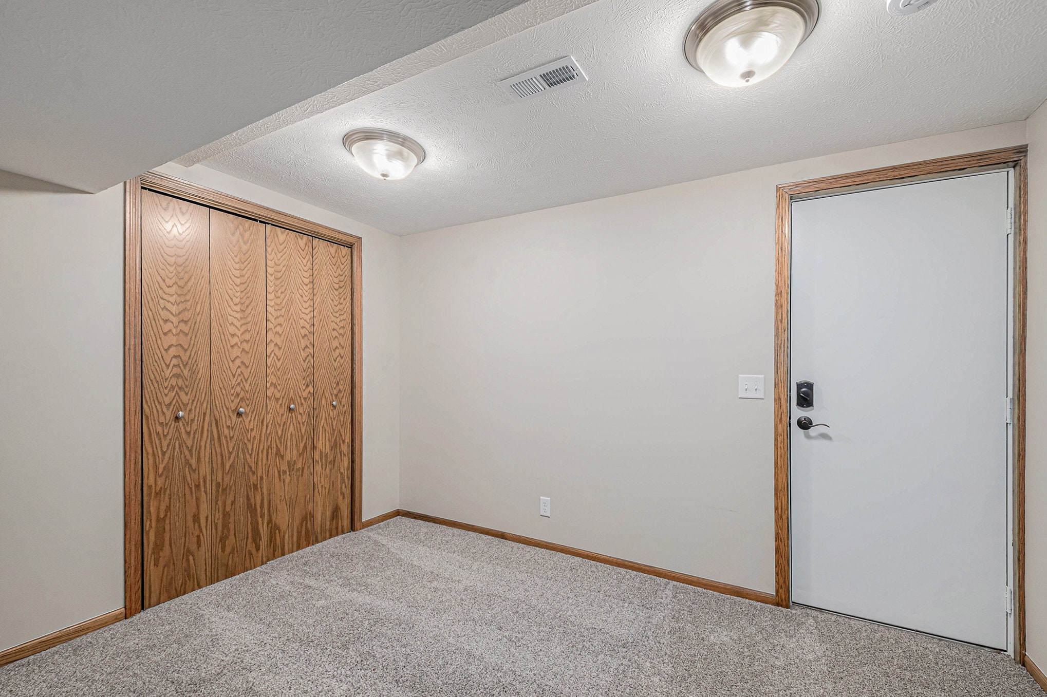 Building Photo - 14 Pinehurst Cir