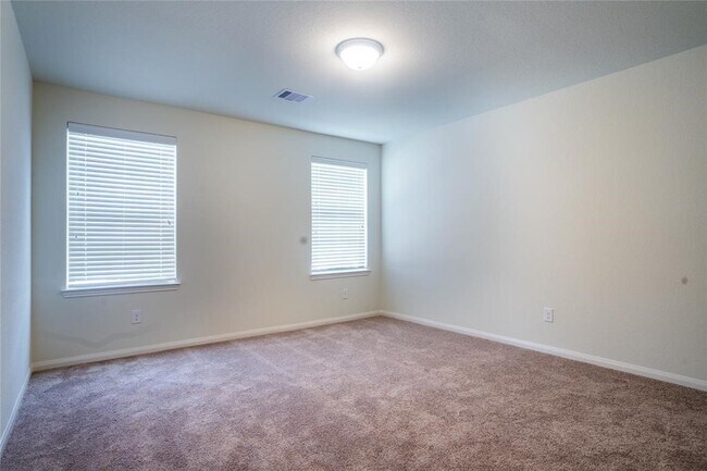 Building Photo - 208 Autumn Berry Ln