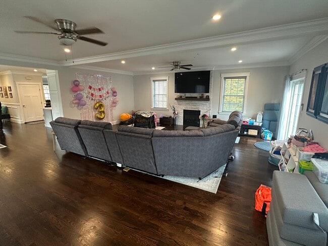 Building Photo - 53 Old Mystic St