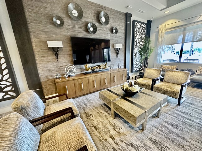 Building Photo - 15371 Green River Ct