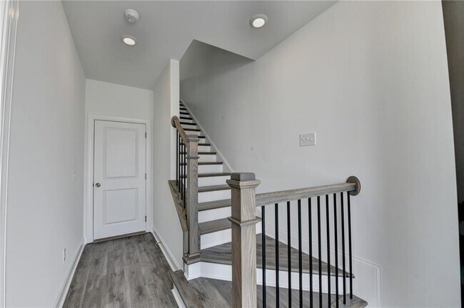 Building Photo - 5422 Howington Ct