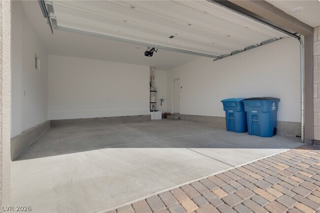 Building Photo - 900 Elmwood Frst Ln