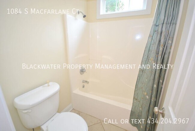 Building Photo - Beautiful Home in Lake Vista