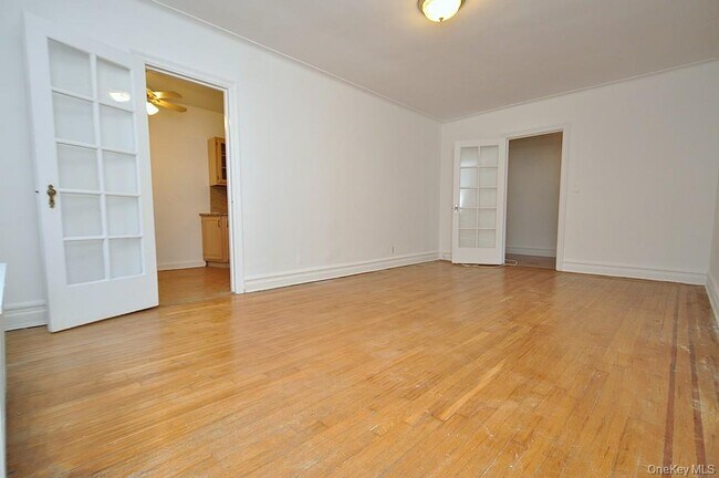 Building Photo - 105 Garth Rd