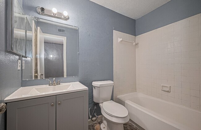 Building Photo - 12615 Brookglade Cir