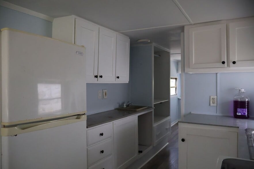 Building Photo - 145 alby Loop