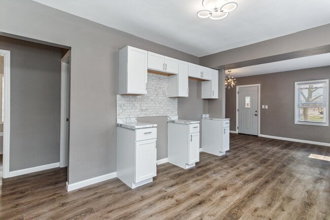 Building Photo - 5883 N 84th St
