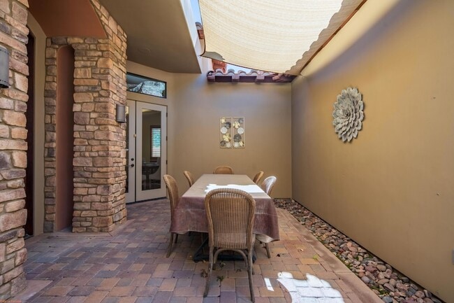 Building Photo - 46710 Bradshaw Trail