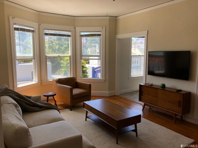 Building Photo - 1000 Judah St