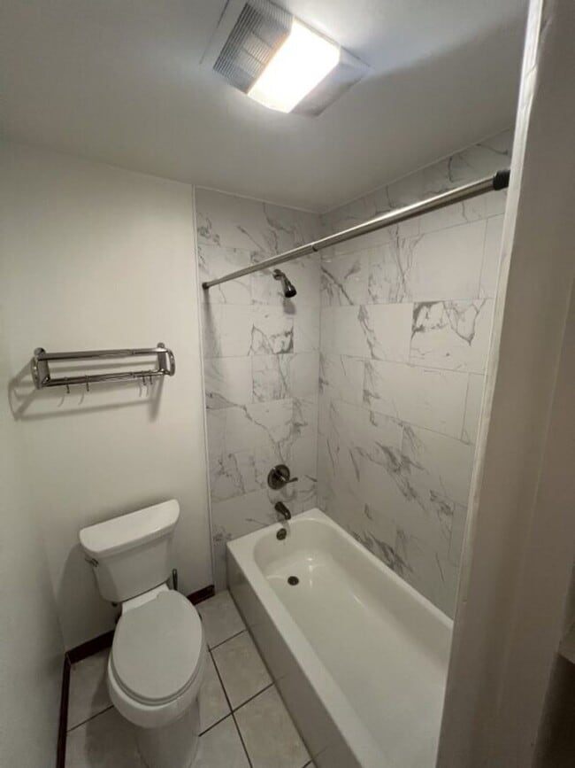 Building Photo - Spacious 4BR Brick Home with Office, Fireplace & Fenced Yard in Parkwood Terrace