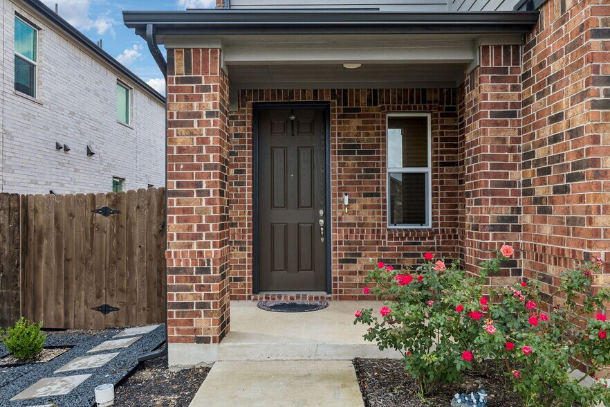 Building Photo - 4481 Acerno St
