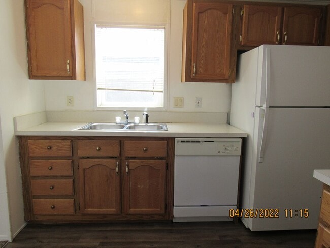 Building Photo - MANUFACTURED SINGLE FAMILY HOME IN NEW CASTLE!!