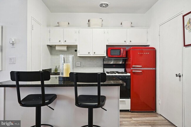 Building Photo - 1300 Massachusetts Ave NW