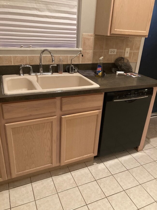 Building Photo - 11717 S Derby Ln