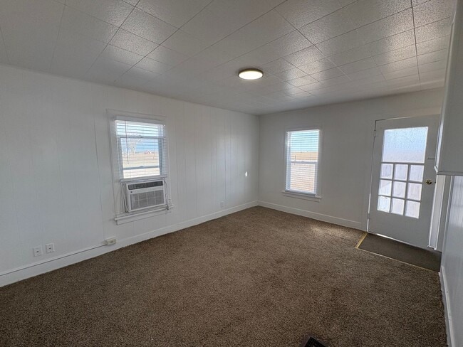 Building Photo - Cozy Country Home with Mountain Views