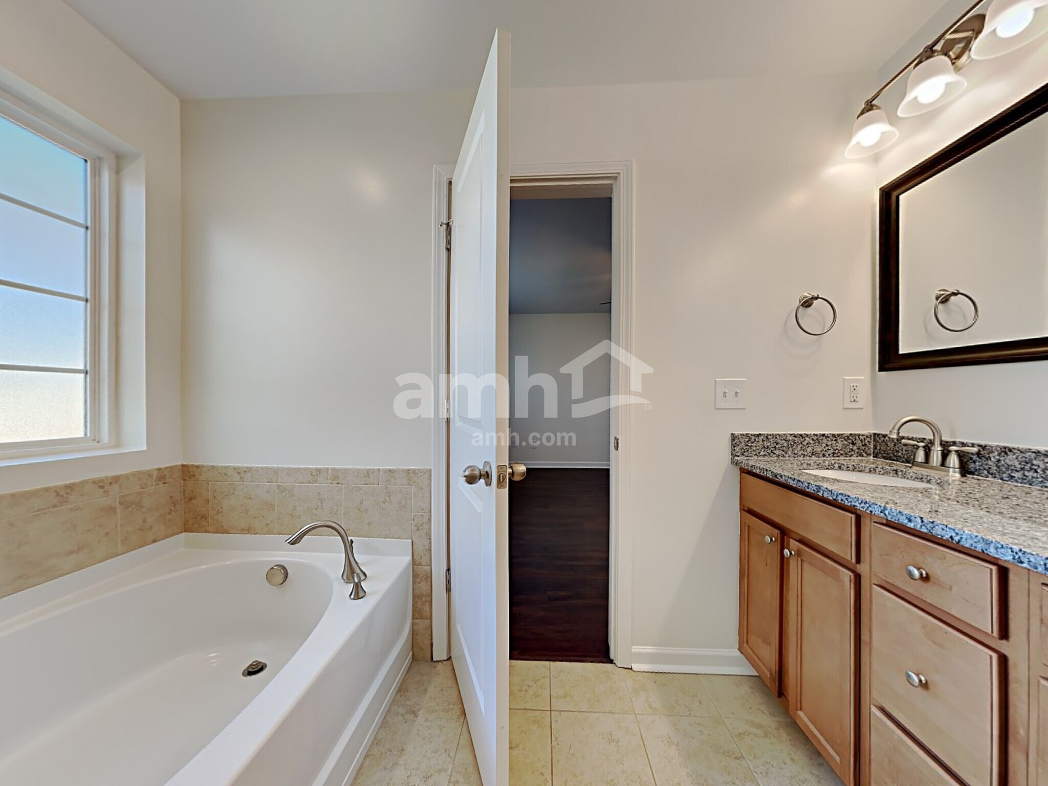 Building Photo - 656 Silver Moss Dr
