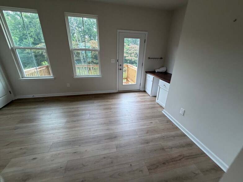 Building Photo - Room in Townhome on Beeler Ln