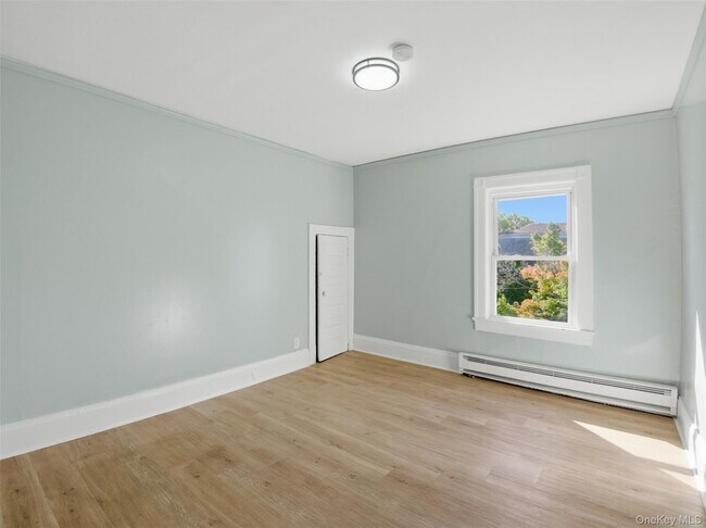Building Photo - 406 S 3rd Ave
