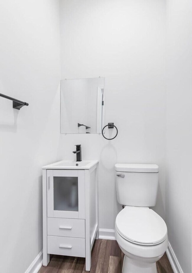 Building Photo - Coming Soon! 3 bedrooms 2.5 bath Home located in Lancaster Pa