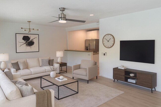 Building Photo - 502 Calle Santa Rosa S