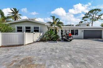 Building Photo - 3902 SE Coquina Dr