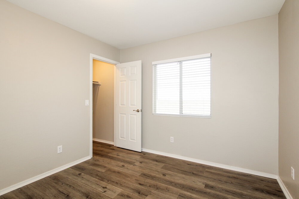 Building Photo - 4230 N 113th Dr